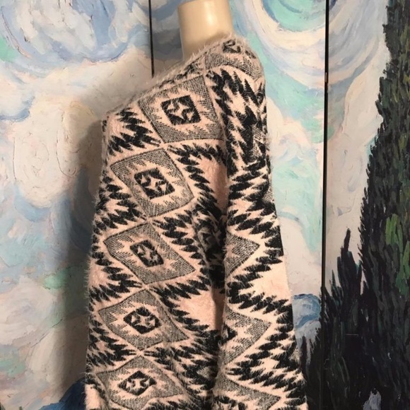 DENIM 24/7 PINK/BLACK FUZZY EYELASH PRINT SWEATER - Picture 6 of 7